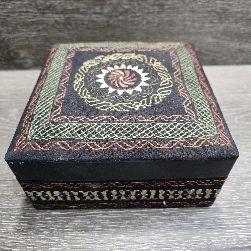 Vintage Embroidered Black Suede Cow Leather Jewelry Box 2 Tier Tray 6x5In